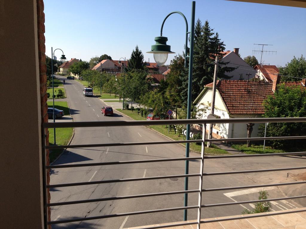 Lovagvar Apartments Jula Exterior foto
