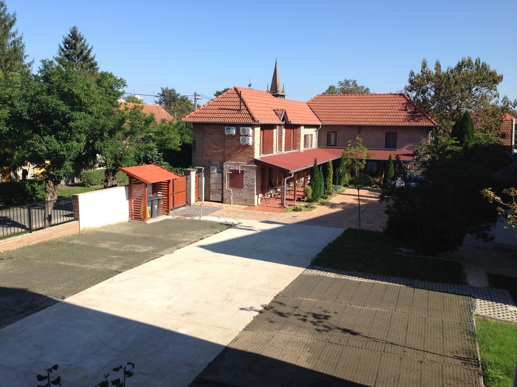 Lovagvar Apartments Jula Exterior foto