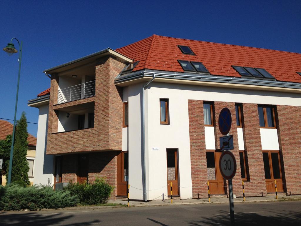 Lovagvar Apartments Jula Exterior foto